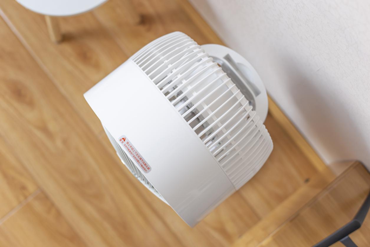 艾美特空调扇怎么用更凉快,空气循环扇让空调更凉快