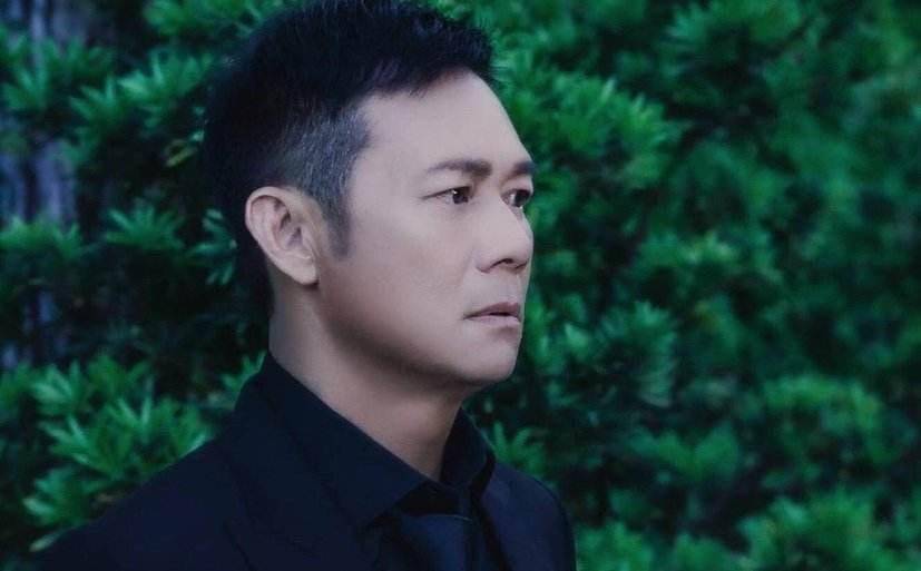 不老型男出身清贫之家经历高低起伏曾意外撞死粉丝后悔不已