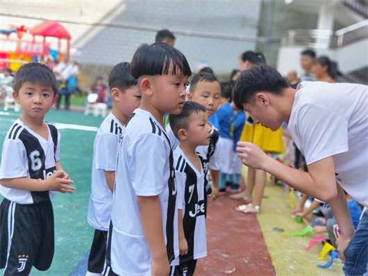 足球特色幼儿园有哪些活动,世界足球日活动幼儿园