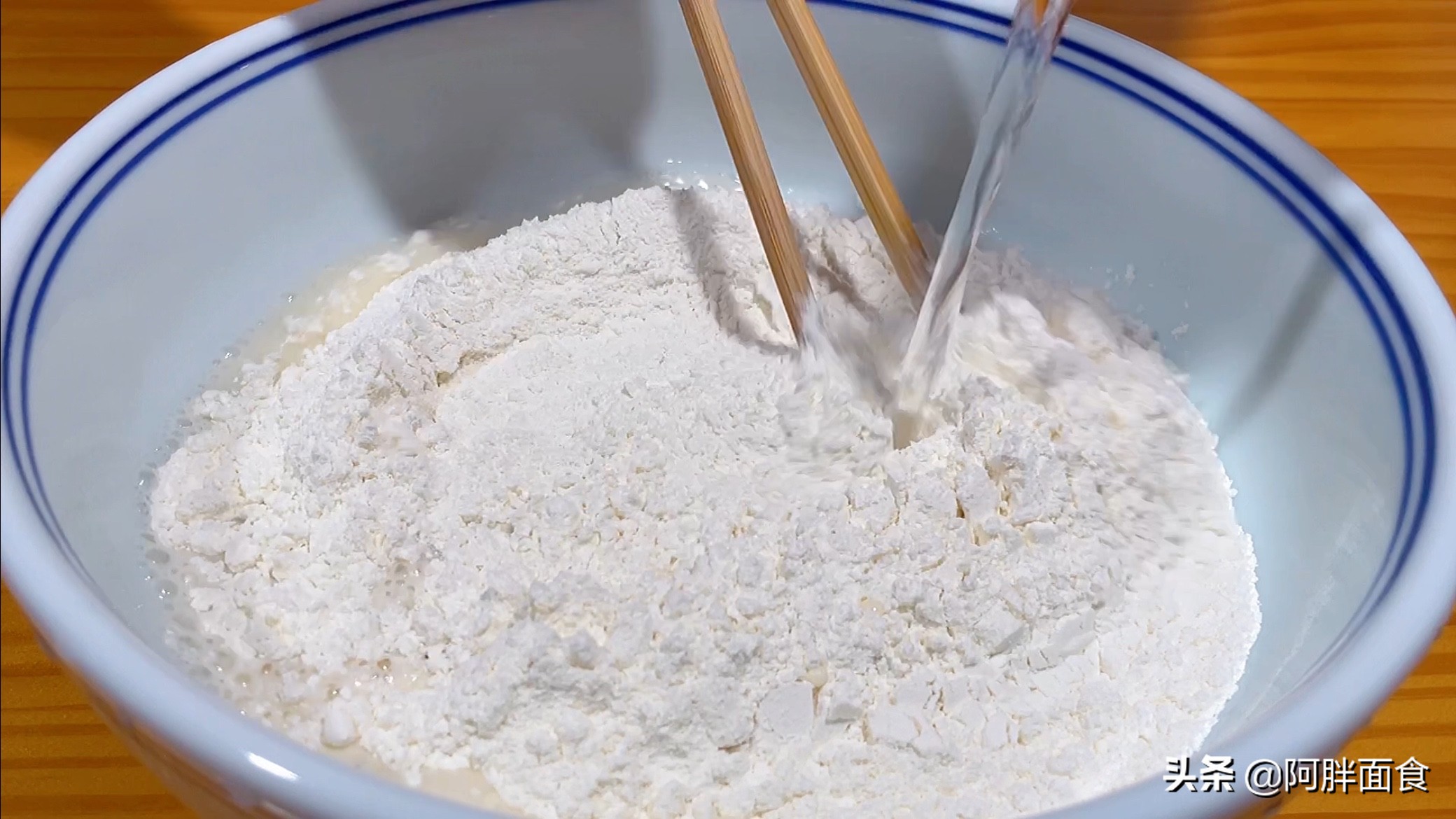 面糊怎么摊煎饼,怎样摊煎饼调面糊好吃