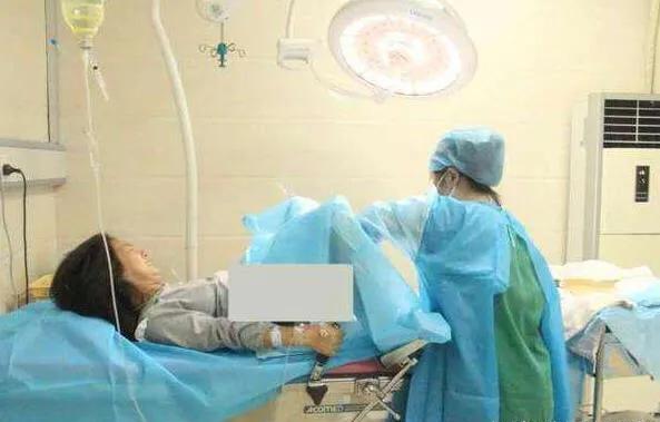 产妇分娩难产痛得大叫,顺产时大喊大叫正常吗