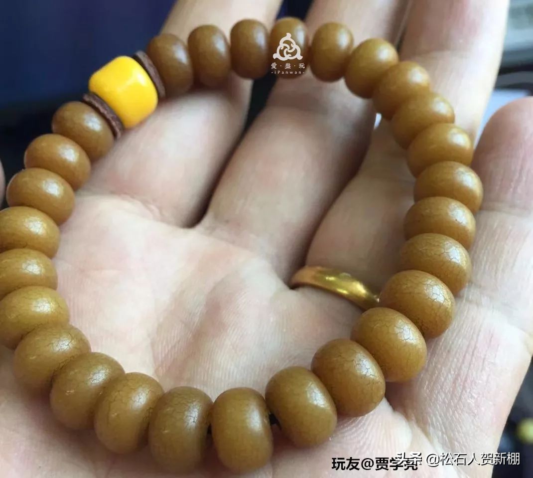 一条菩提根，盘10年，如蜜蜡般漂亮