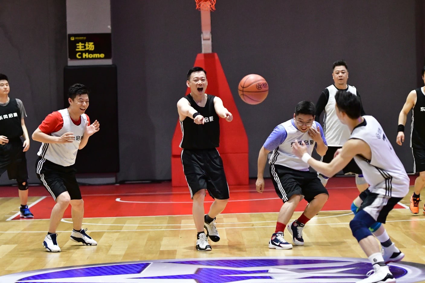 鏅烘収涓庡姏閲忕殑纰版挒,鏅烘収涓庡姏閲忕殑瀹岀編铻嶅悎