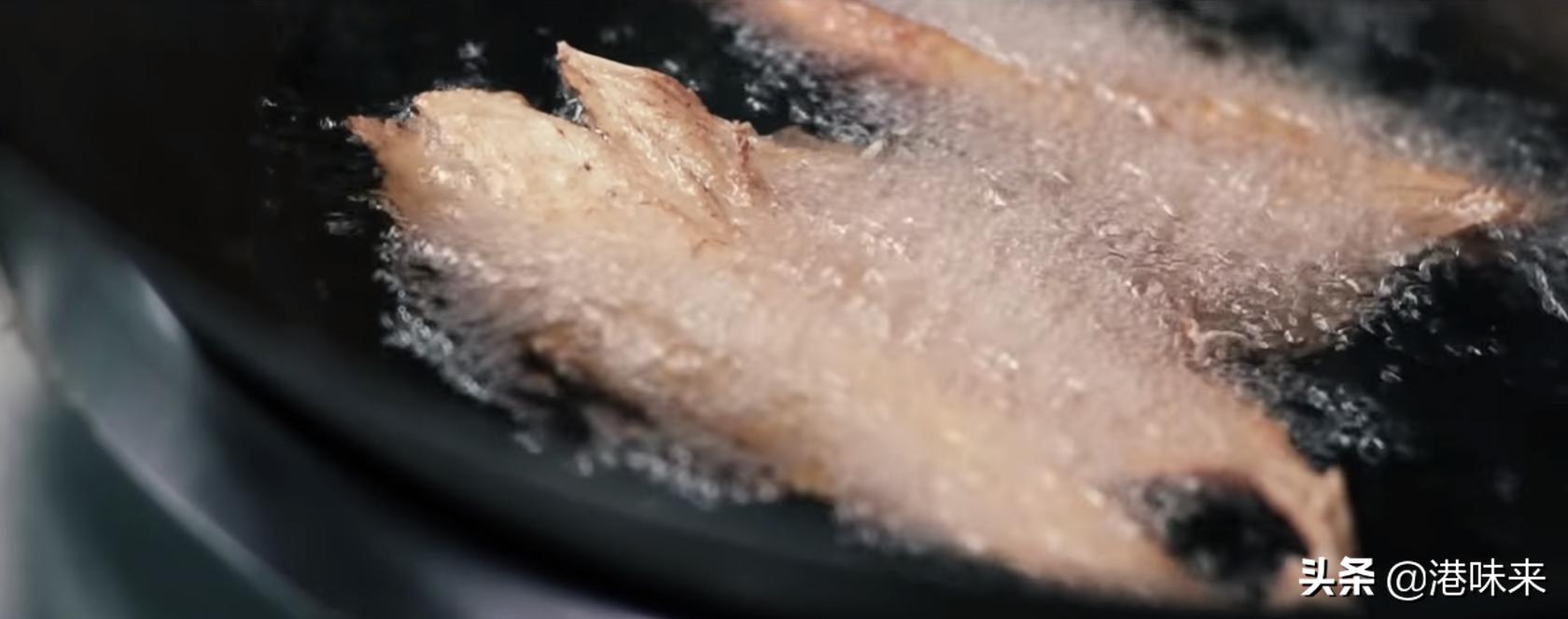 客人没钱老板直接请吃饭，打拼37年拥5间店云吞面照卖29港币