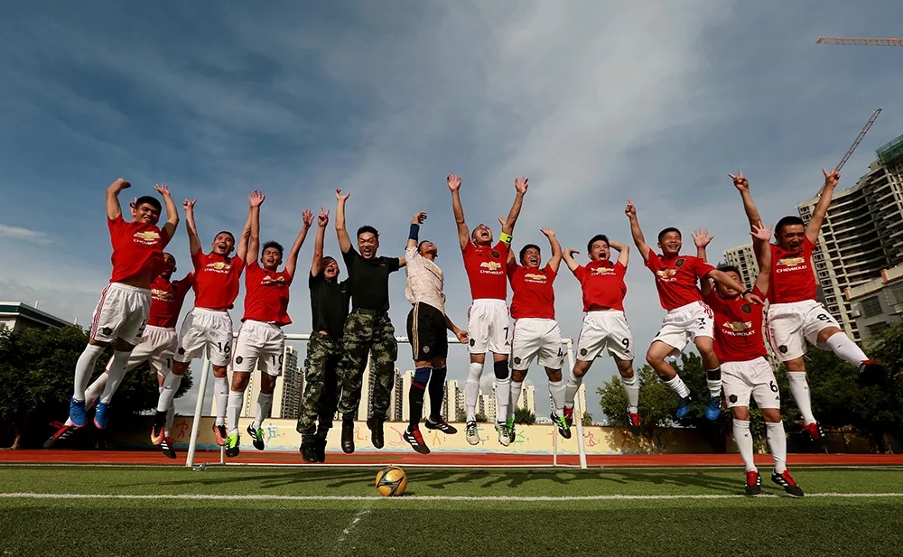 青春舞动绿茵场,青春跃动篮球赛