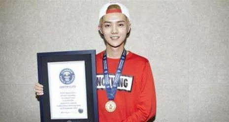 肖战新歌破亿自己能分到多少钱,肖战最近新歌广告