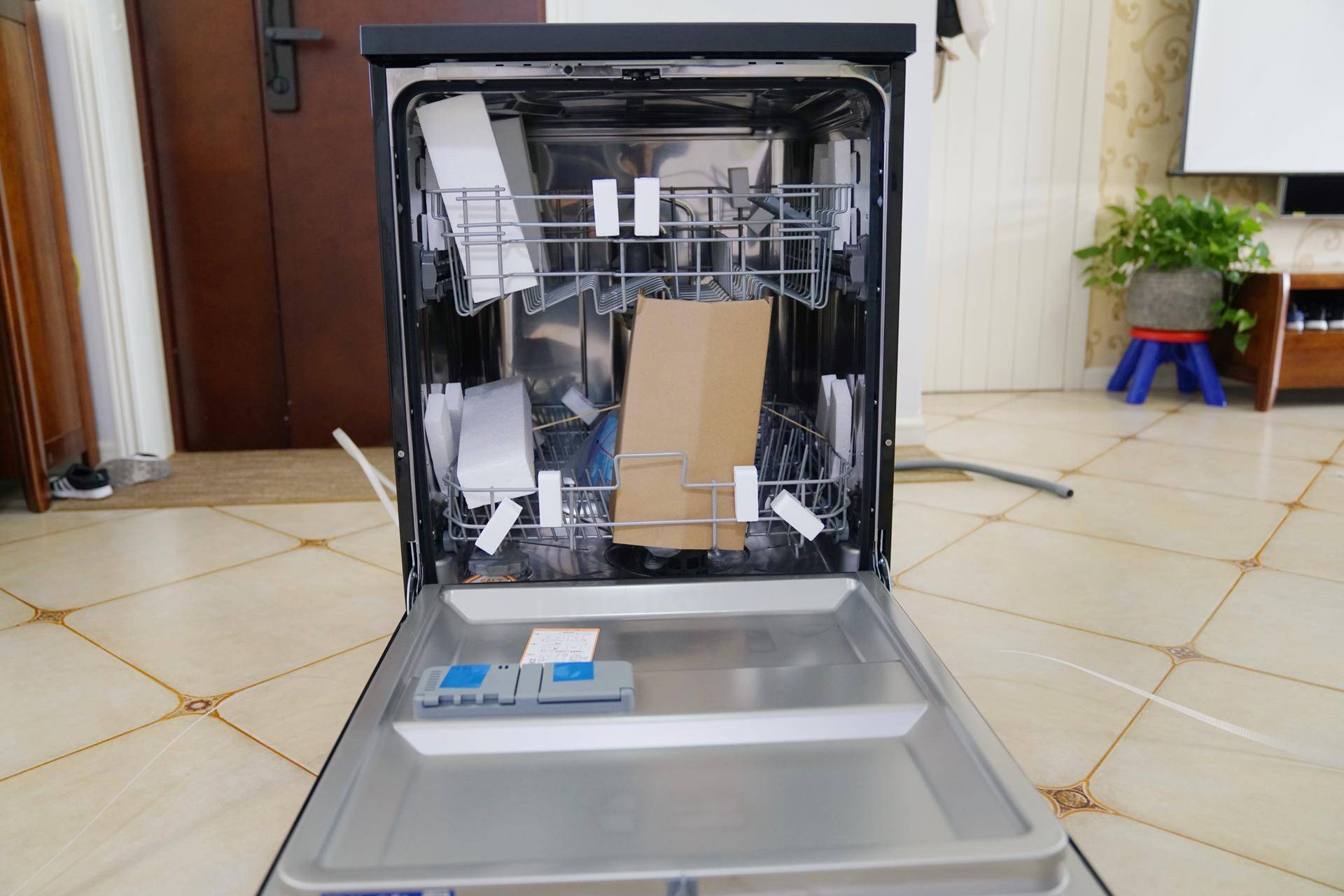 海尔洗碗机cn13,海尔553多少钱买合适