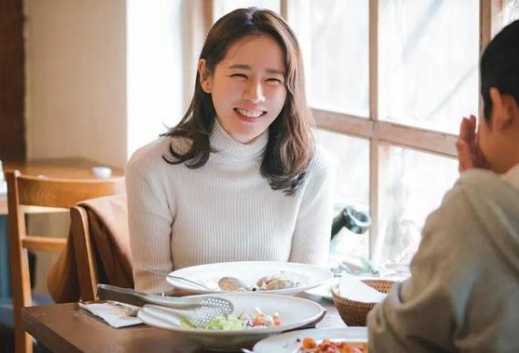 女性腋毛旺盛究竟是好事还是坏事,女性腋毛多会影响备孕吗