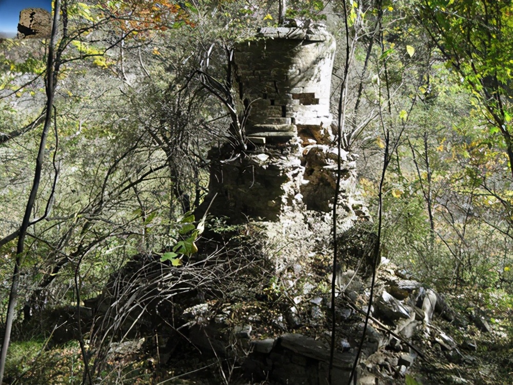 嵩山佛寺遍山坳：成千上百均有名