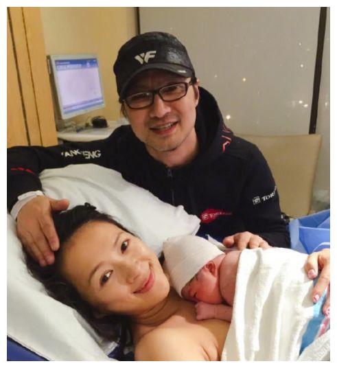 独家揭秘汪峰章子怡离婚真相惊人,章子怡和汪峰离婚后的生活