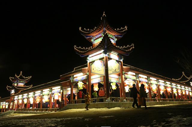 巴里坤：花馍锅盔黑走马，腰鼓声声响震天