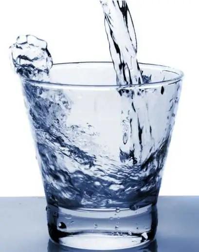 警惕！因为这样喝水，15岁男孩胃肠突发痉挛性疼痛