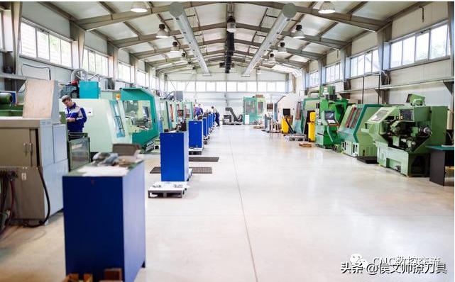 做数控技术员有没有前途,工厂里做数控技术员好吗