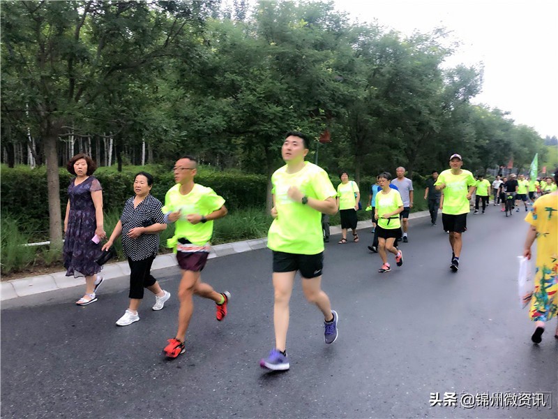 锦州今晚！千名锦城市民闪亮夜跑东湖