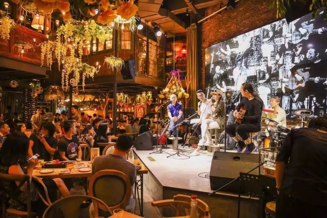 武汉适合一个人去的小酒馆,武汉不贵小资的酒馆