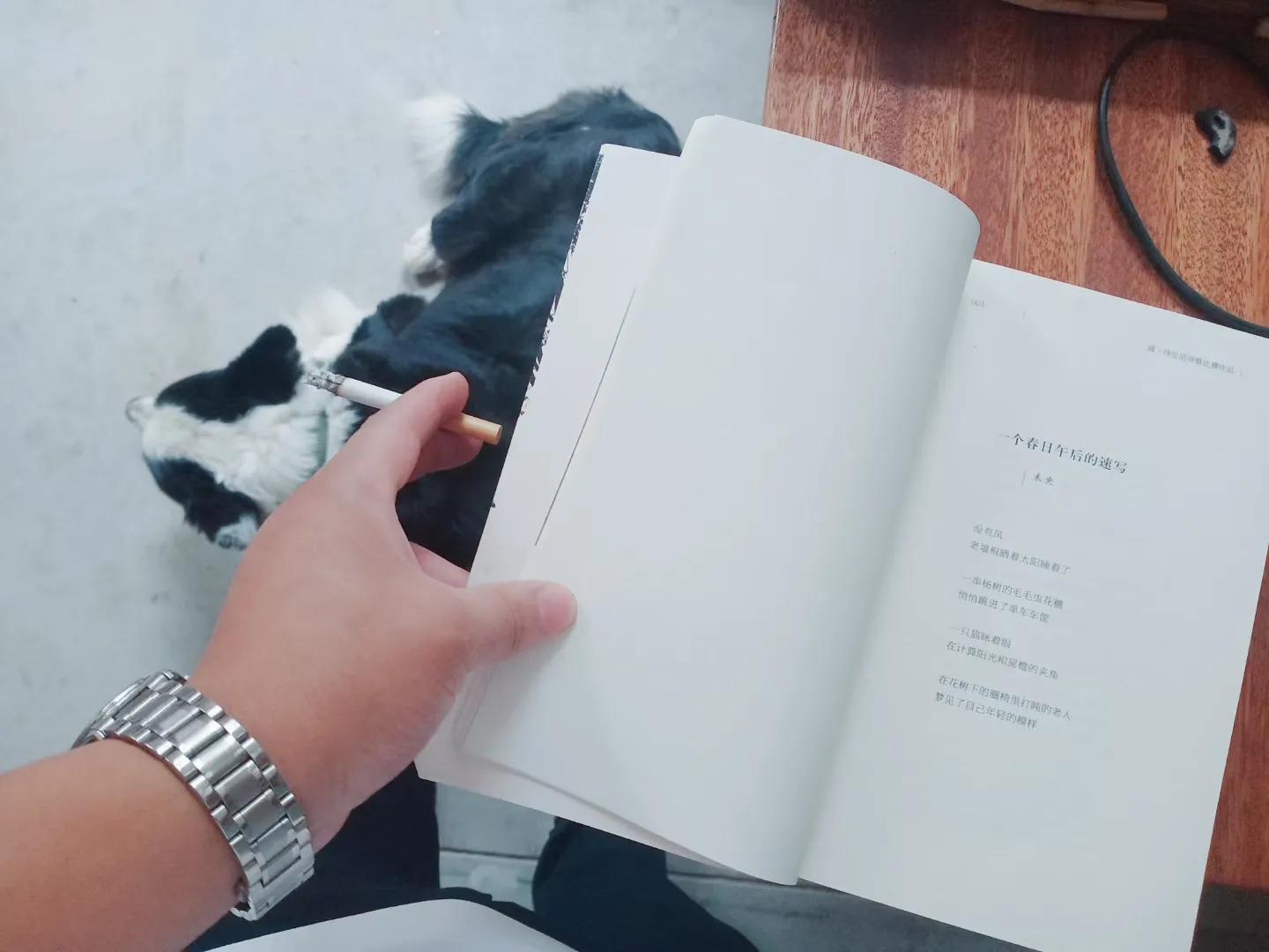 葫芦虽小藏天地，伴我云云万里身