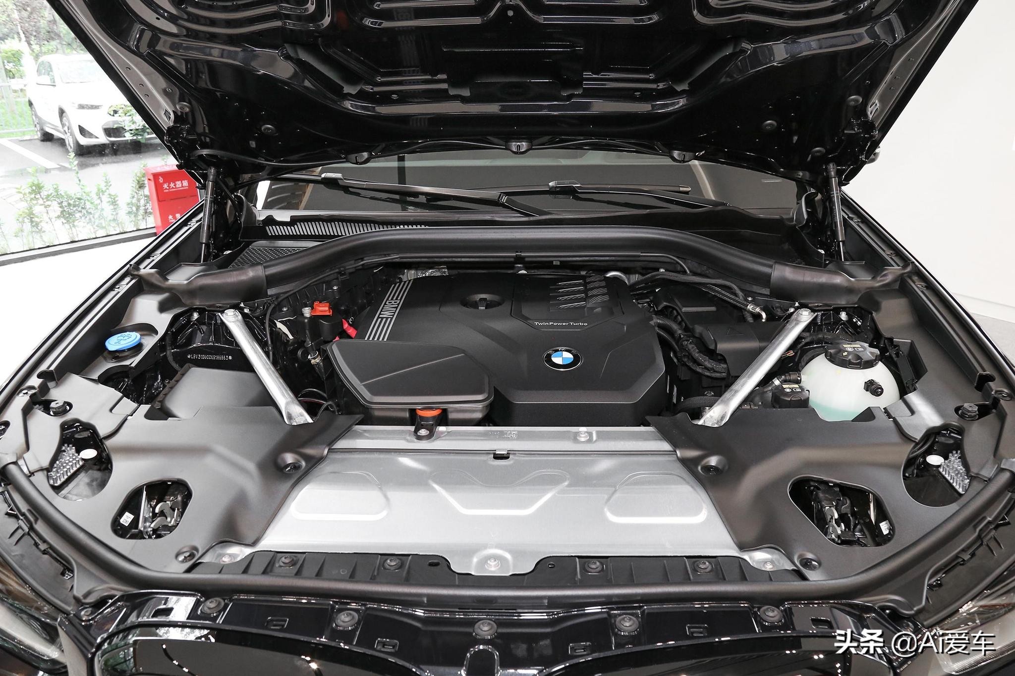 全新宝马x3哪个版本更值得买,降价后的宝马x3外观大气配置全面