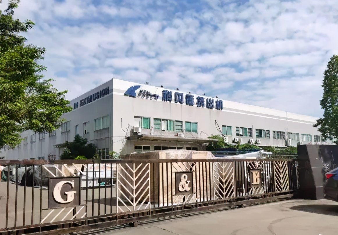 100多万的设备竟然无法生产合格熔喷布!30多家企业对薄公堂