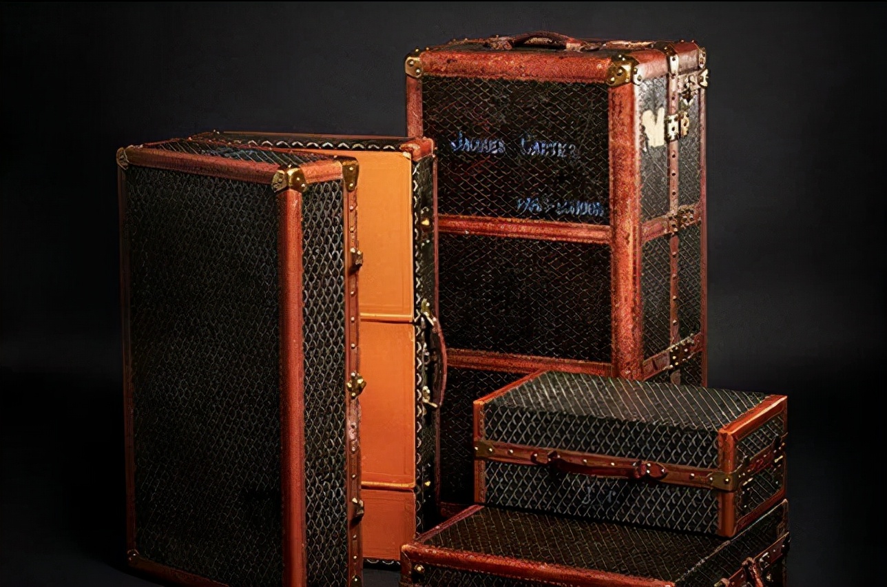 用“沉默”代言的rapper时尚爱物，“人间种草机”王菲超爱背的包