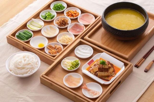 第一次吃云南蒙自过桥米线,云南蒙自过桥米线