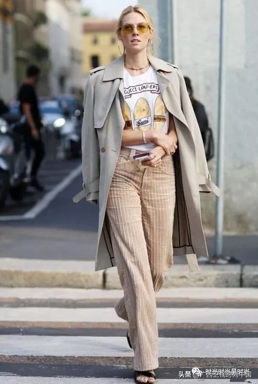 男灯芯绒裤子的搭法,灯芯绒中款穿搭