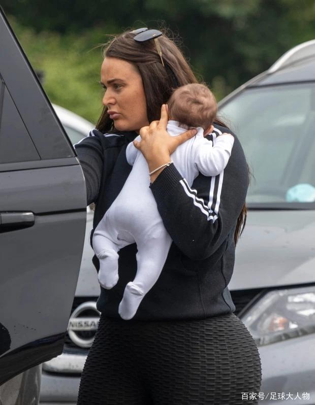 英超王牌球员喜当爹,英超球员当爸爸