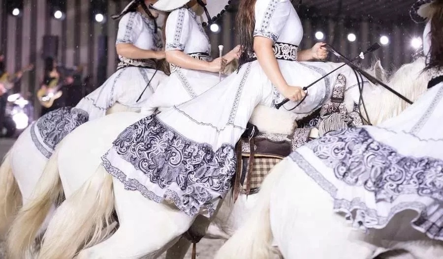 种草|看完2020男装周，我想把衣橱里的女装都换成男装