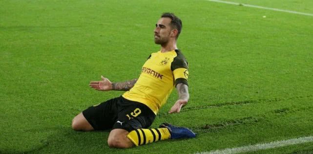 太不可思议！多特13场不败靠一神替补，10脚进10球简直逆天