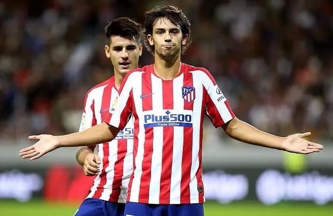 c罗与梅西谁是更伟大的足球传奇,19岁c罗梅西