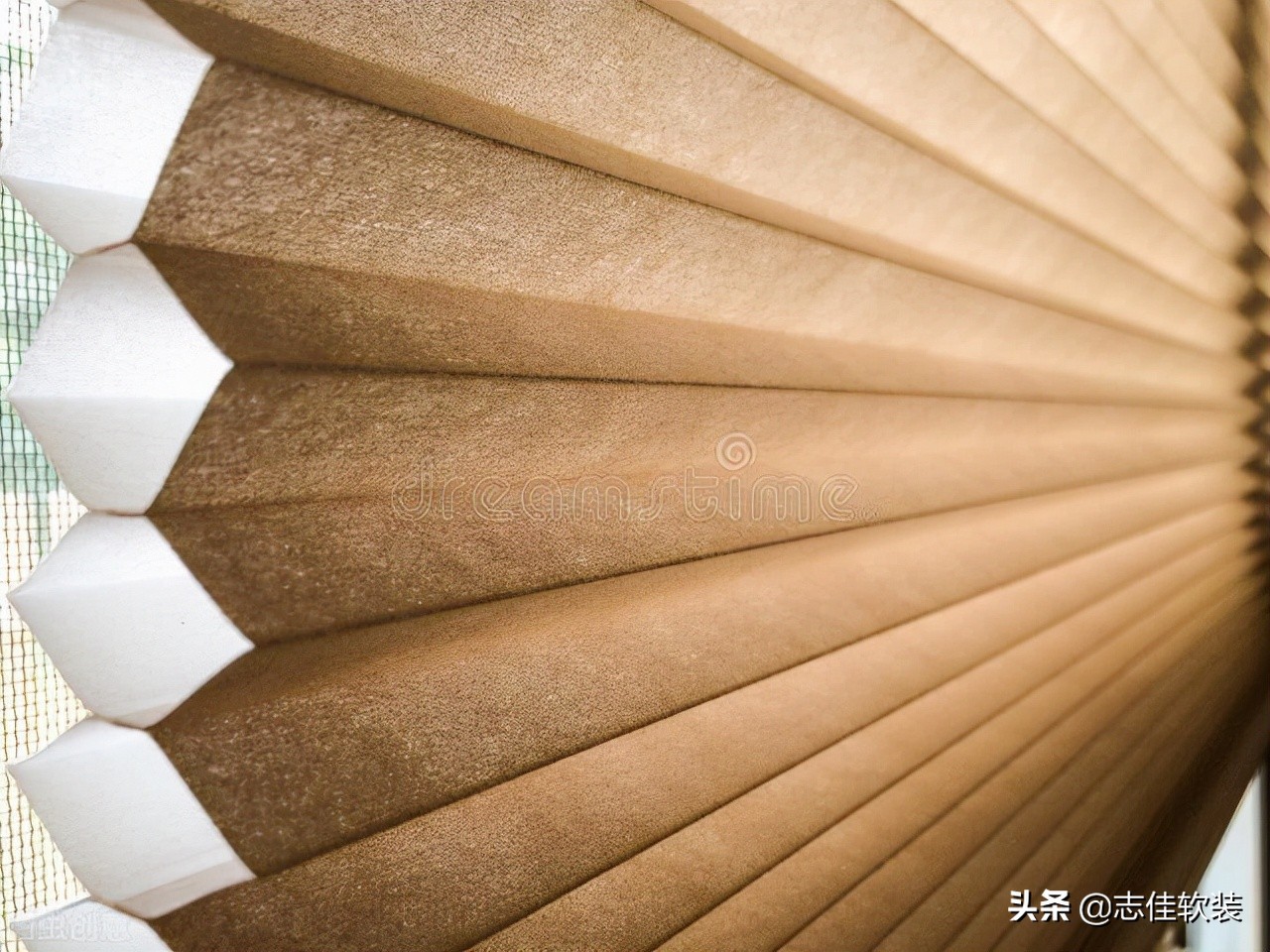 小窗户适合什么样的窗帘,推荐几个适合小窗户的窗帘