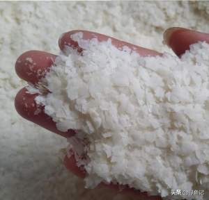 如何判断野钓水下有酱层,为什么钓底钓浮都不开口