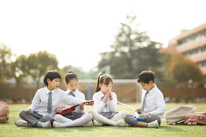 孩子不自觉该怎么正确引导,孩子不认真怎么办最好的方法