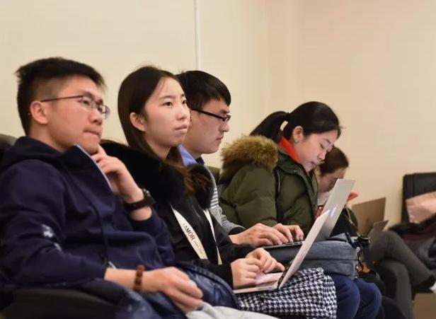 读博与硕博连读区别,读博学硕与专硕的区别