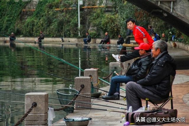 在冬天里看遵义湘江河上的秋色