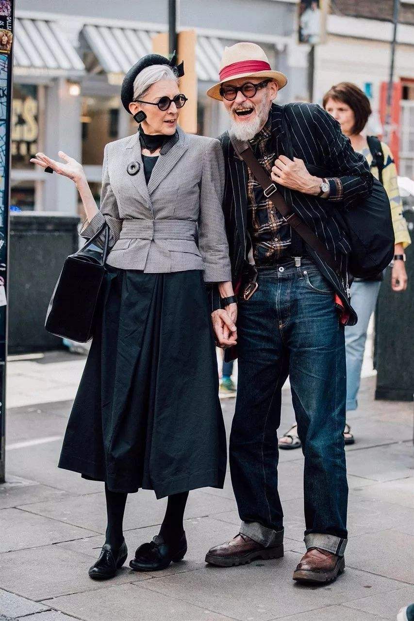 半老徐娘穿搭技巧,半老徐娘的着装要领