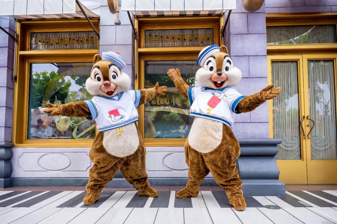 上海迪士尼乐园有多少免费停车,上海迪士尼度假区夏日