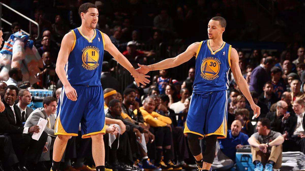 啾~~~pia,被我“射”中腿了，你两年打不了球