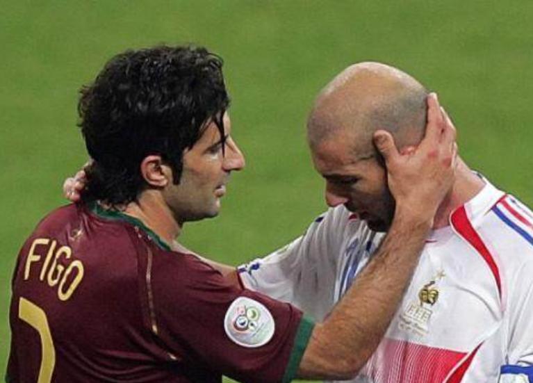 足坛评价梅西与c罗,足坛双雄梅西