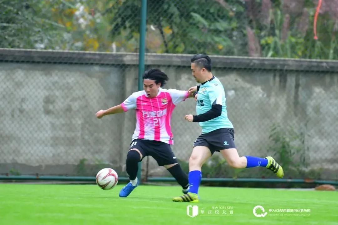 首届“鹏飞成都，凝聚友情”深蓉校友足球友谊赛成功举行