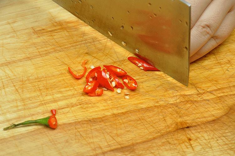 泰式酸辣柠檬鲈鱼,泰国菜柠香蒸鲈鱼