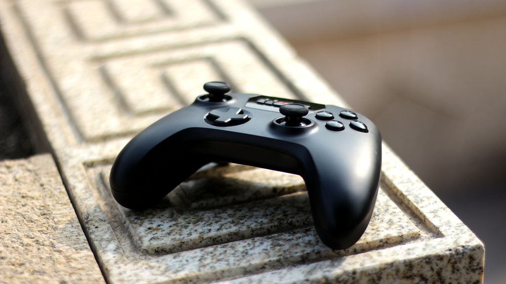 多平台适配的入门游戏手柄,多平台互通手游