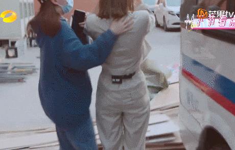 吴昕说自己一哭就上热搜,吴昕回应自己的热搜体质