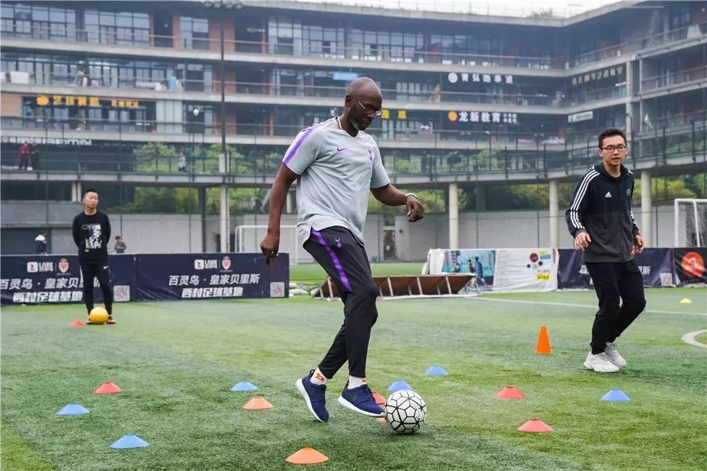 “球”学英超丨是什么神秘力量，让他们大冬天穿短袖儿……