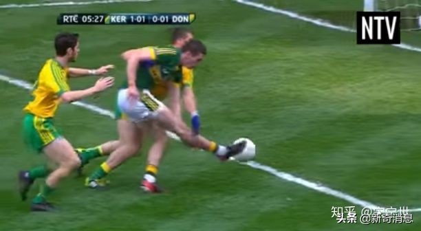 足球门将什么时候不可以用手,足球为什么可以用头不能用手