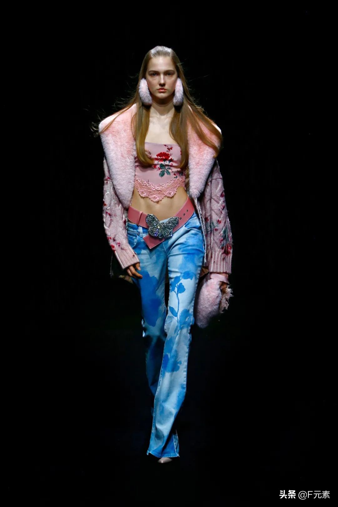 blumarine秋冬系列时装秀,blumarine2022米兰时装