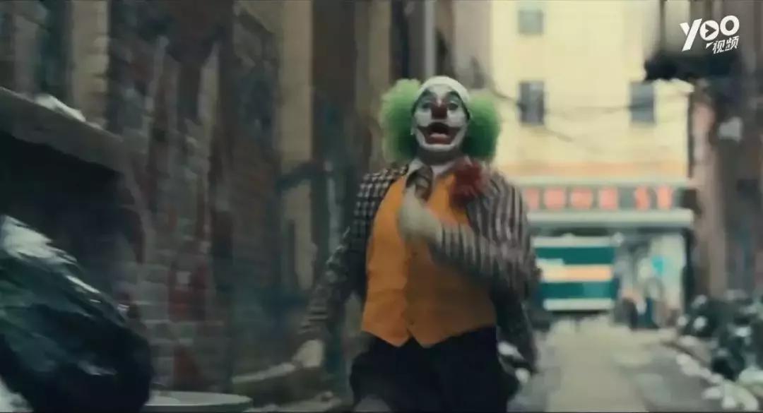小丑第一段完整版,小丑首秀完整版