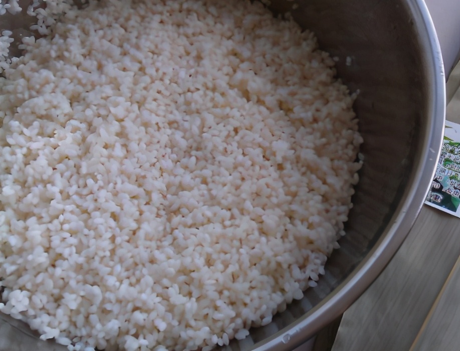 自制米酒应该蒸多长时间,自制甜米酒泡多长时间最合适