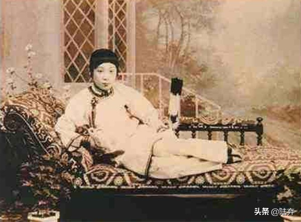 古代三寸金莲裹脚全过程,历史上最缠足的三寸金莲