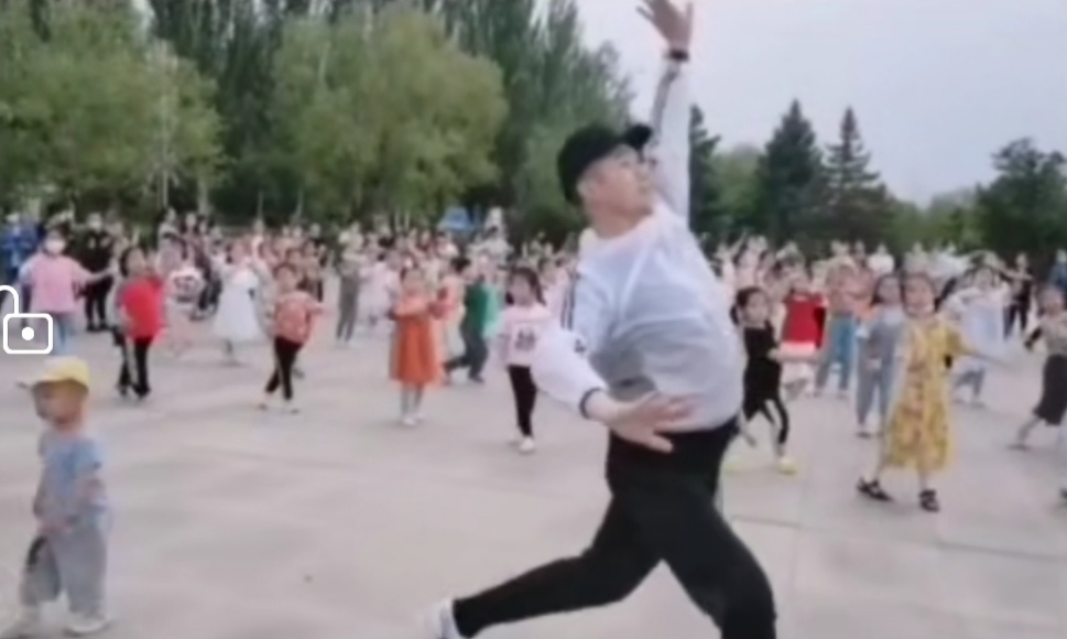 塞外明珠“翁牛特旗小天鹅艺术团”