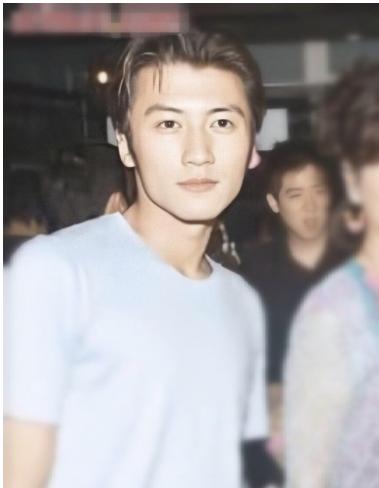 谢霆锋为何背叛王菲选择张柏芝,谢霆锋或王菲2020年关系如何